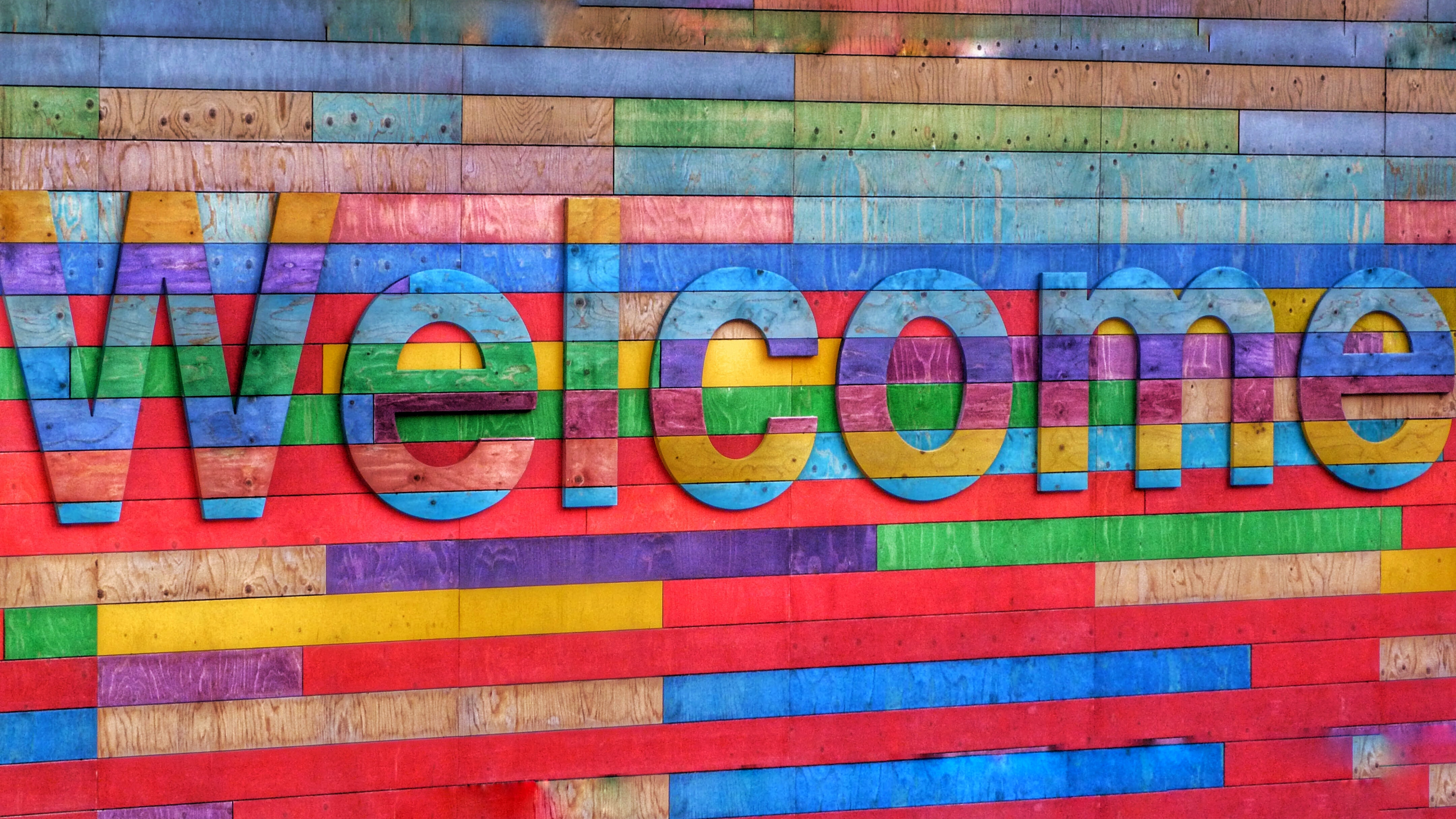 10 things to include in your employee welcome pack